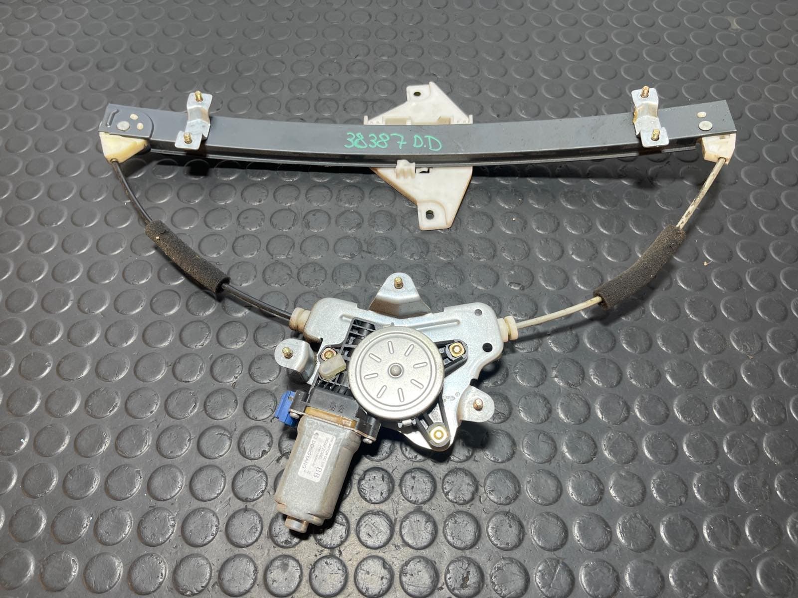 Recambio de ELEVALUNAS DELANTERO DERECHO para CHEVROLET CAPTIVA 2.0 VCDI LT Z20S referencia OEM IAM 96627080 - GRIS