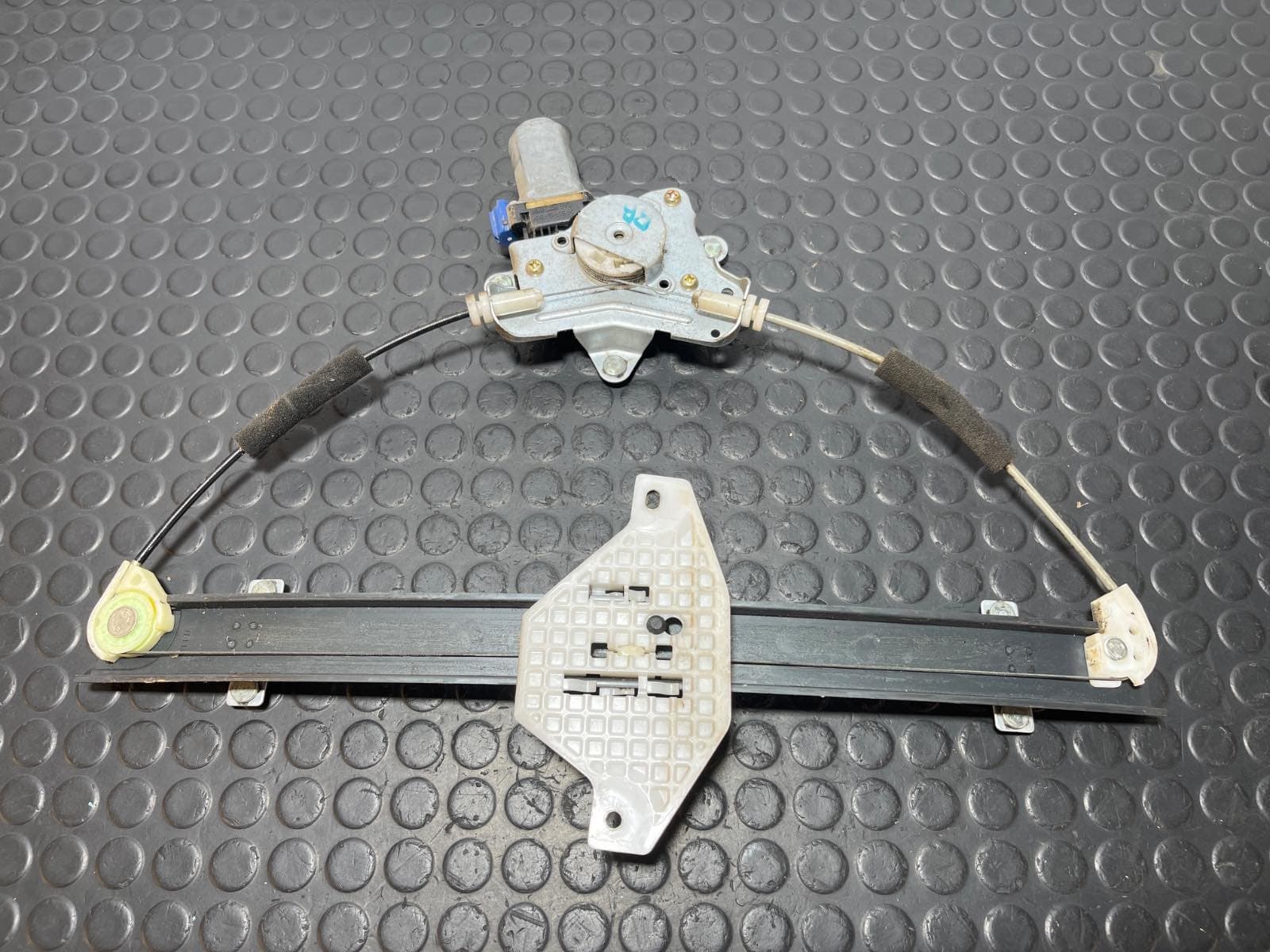 Recambio de ELEVALUNAS DELANTERO DERECHO para CHEVROLET CAPTIVA 2.0 VCDI LT Z20S referencia OEM IAM 96627080 - GRIS 2