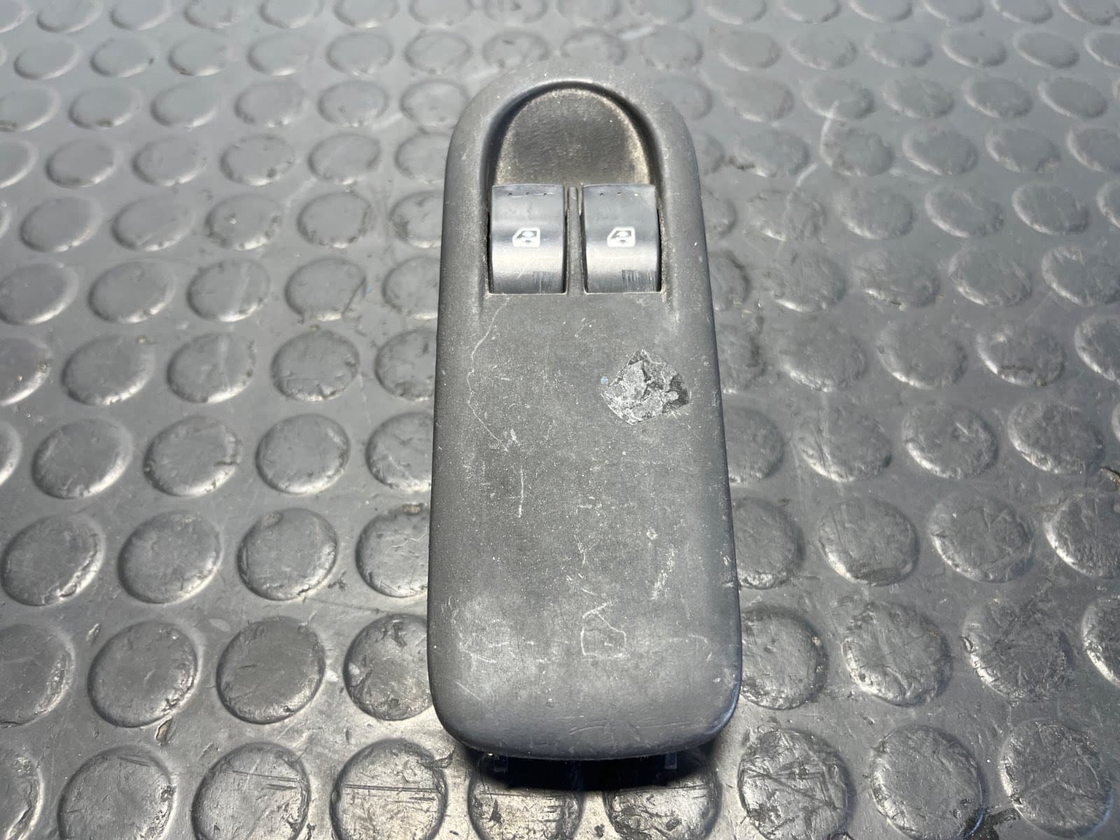 Recambio de MANDO ELEVALUNAS DELANTERO IZQUIERDO para RENAULT MEGANE II BERLINA 3P Confort Dynamique F9Q804 referencia OEM IAM 156018090 - AZUL