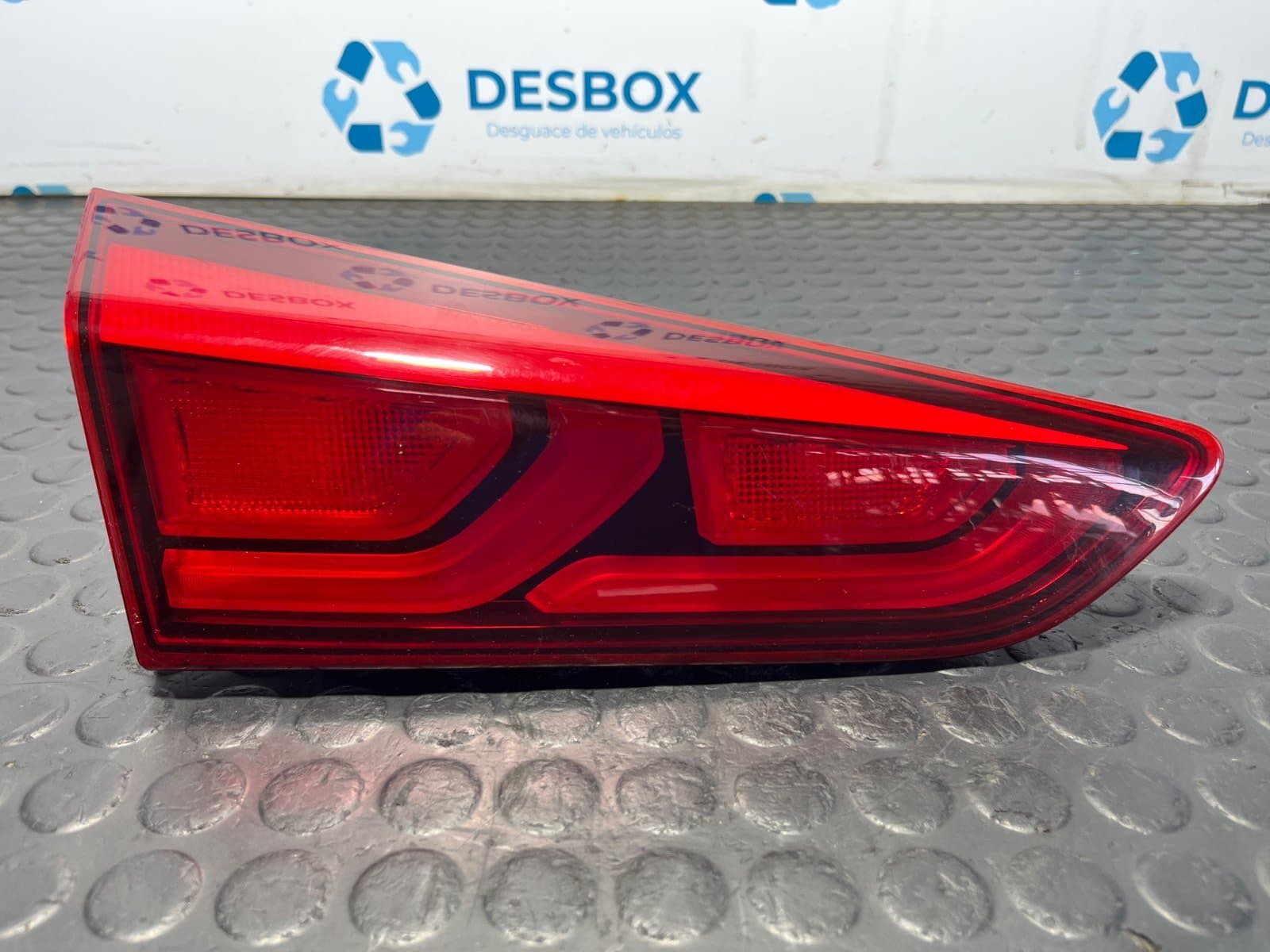 Recambio de PILOTO PORTON IZQUIERDO para HYUNDAI I20 25 Aniversario G4LA referencia OEM IAM 92403C8000 - BLANCO