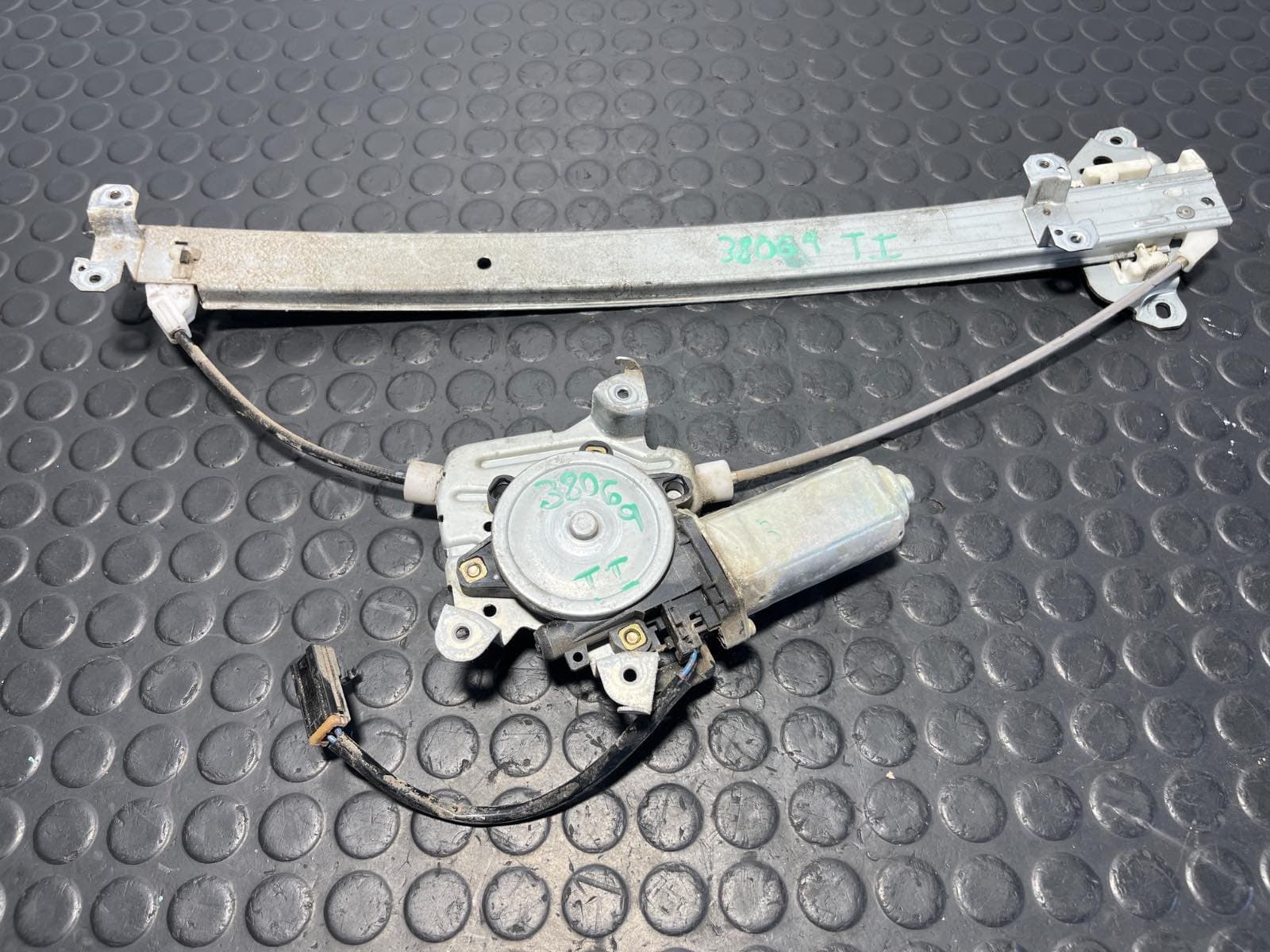 Recambio de ELEVALUNAS TRASERO IZQUIERDO para NISSAN NAVARA PICK-UP (D40M) * TD25 referencia OEM IAM MMR52122 - AZUL