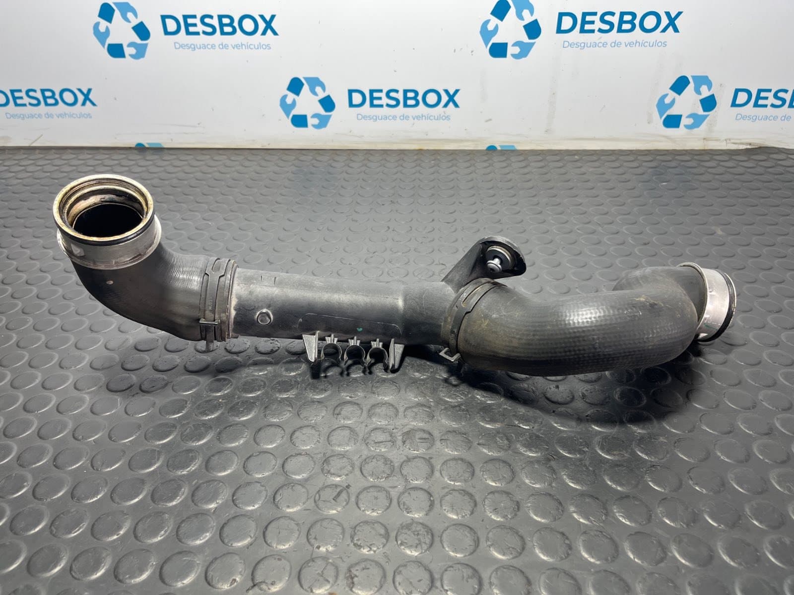 Recambio de TUBO para SEAT LEON (1P1) Sport BLS referencia OEM IAM 3C0145770B - BLANCO 2