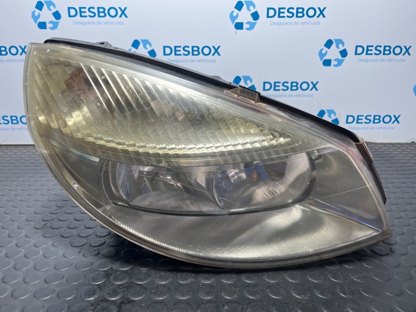 Recambio de FARO DERECHO para RENAULT SCENIC II 1.5 DCI K9K P7 referencia OEM IAM 15810400RE - ROJO