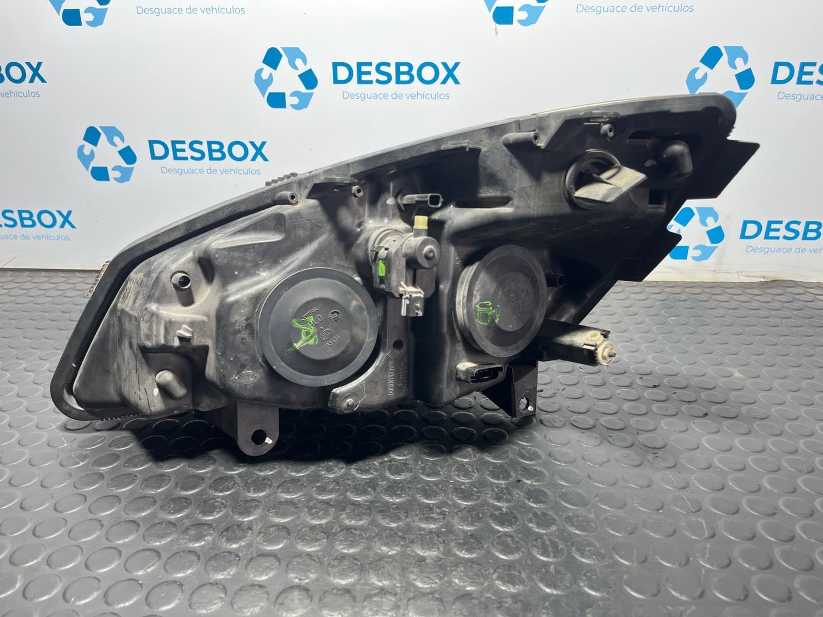 Recambio de FARO DERECHO para RENAULT SCENIC II 1.5 DCI K9K P7 referencia OEM IAM 15810400RE - ROJO 3