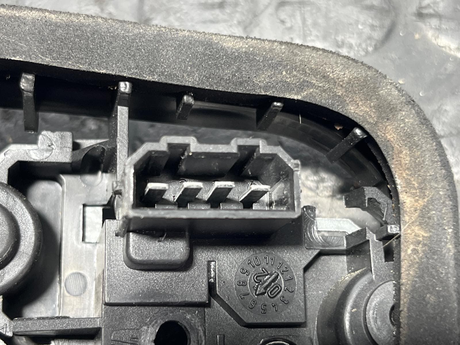 Recambio de PORTALAMPARAS para SEAT IBIZA (6L1) referencia OEM IAM 6L6945257 3