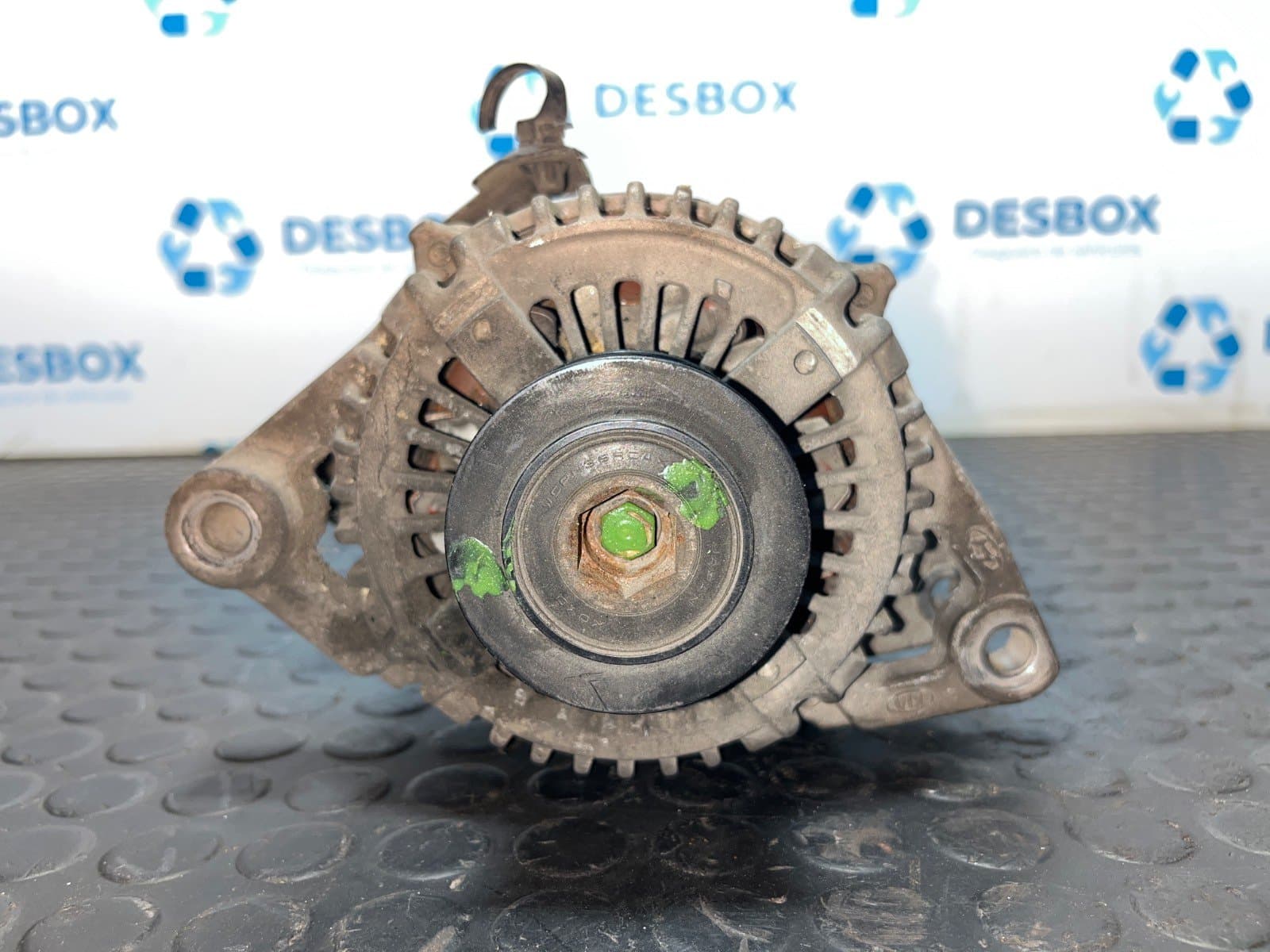 Recambio de ALTERNADOR para KIA SORENTO 2.5 CRDi Concept D4CB referencia OEM IAM 373004A300 - BLANCO