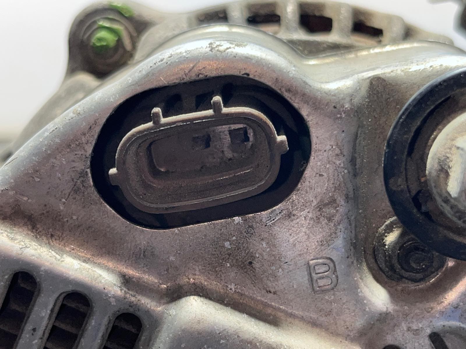 Recambio de ALTERNADOR para KIA SORENTO 2.5 CRDi Concept D4CB referencia OEM IAM 373004A300 - BLANCO 4