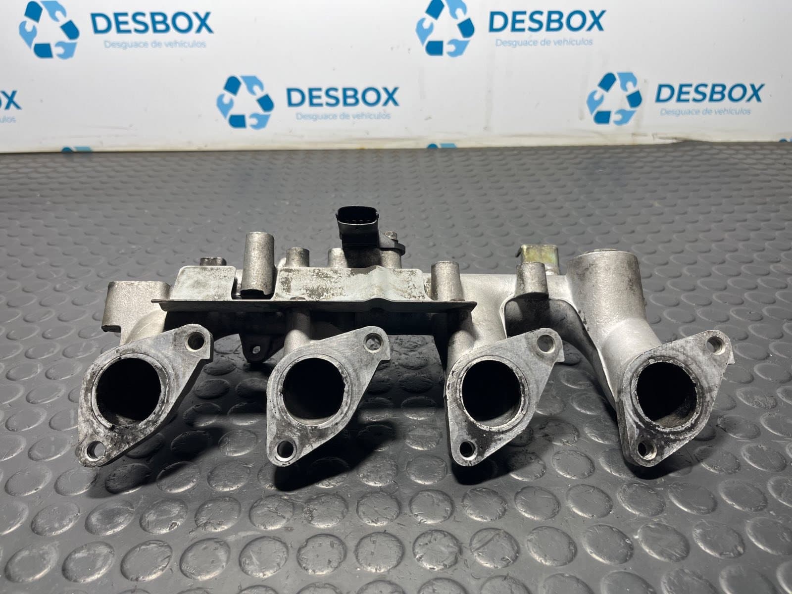 Recambio de COLECTOR ADMISION para HYUNDAI H-1 Furgoneta 2.5 TD D4BF referencia OEM IAM D4BF - VERDE