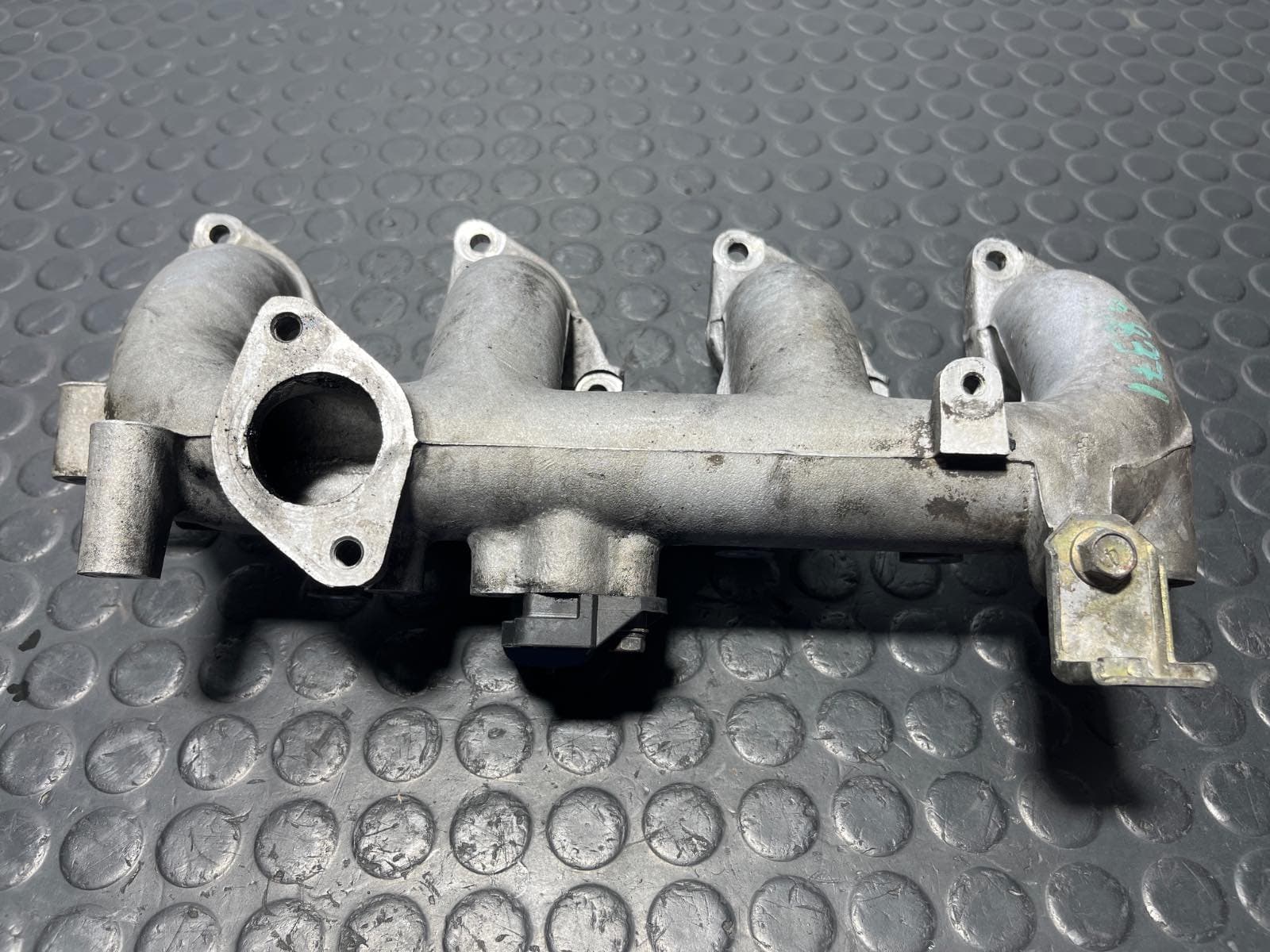 Recambio de COLECTOR ADMISION para HYUNDAI H-1 Furgoneta 2.5 TD D4BF referencia OEM IAM D4BF - VERDE 4
