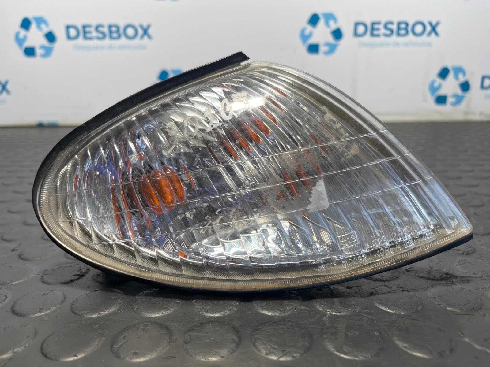 Recambio de PILOTO DELANTERO DERECHO para HYUNDAI COUPE (J2) 2.0 16V CAT G4CF referencia OEM IAM 92302270 - ROJO