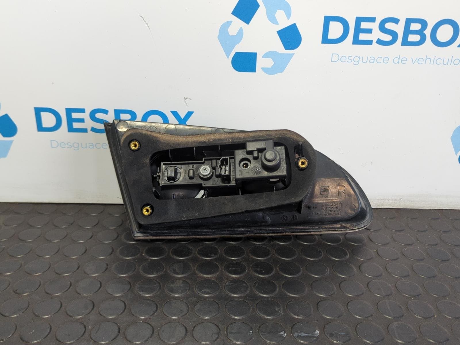 Recambio de PILOTO PORTON DERECHO para SEAT IBIZA (6L1) 1.4 BBY referencia OEM IAM 6L6945094F - GRIS CENIZA 2
