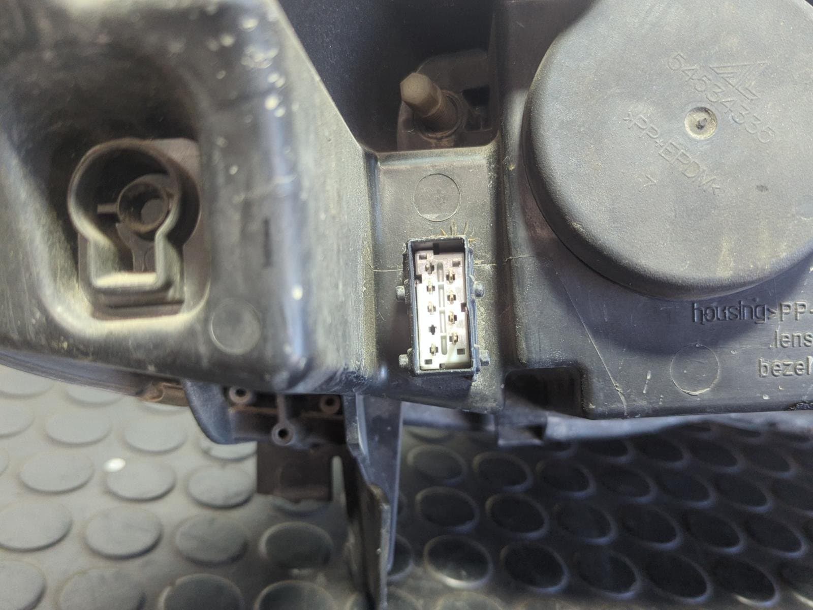 Recambio de FARO IZQUIERDO para PEUGEOT 407 ST Confort RHR(DW10BTED4) referencia OEM IAM 0301213201 - GRIS 4