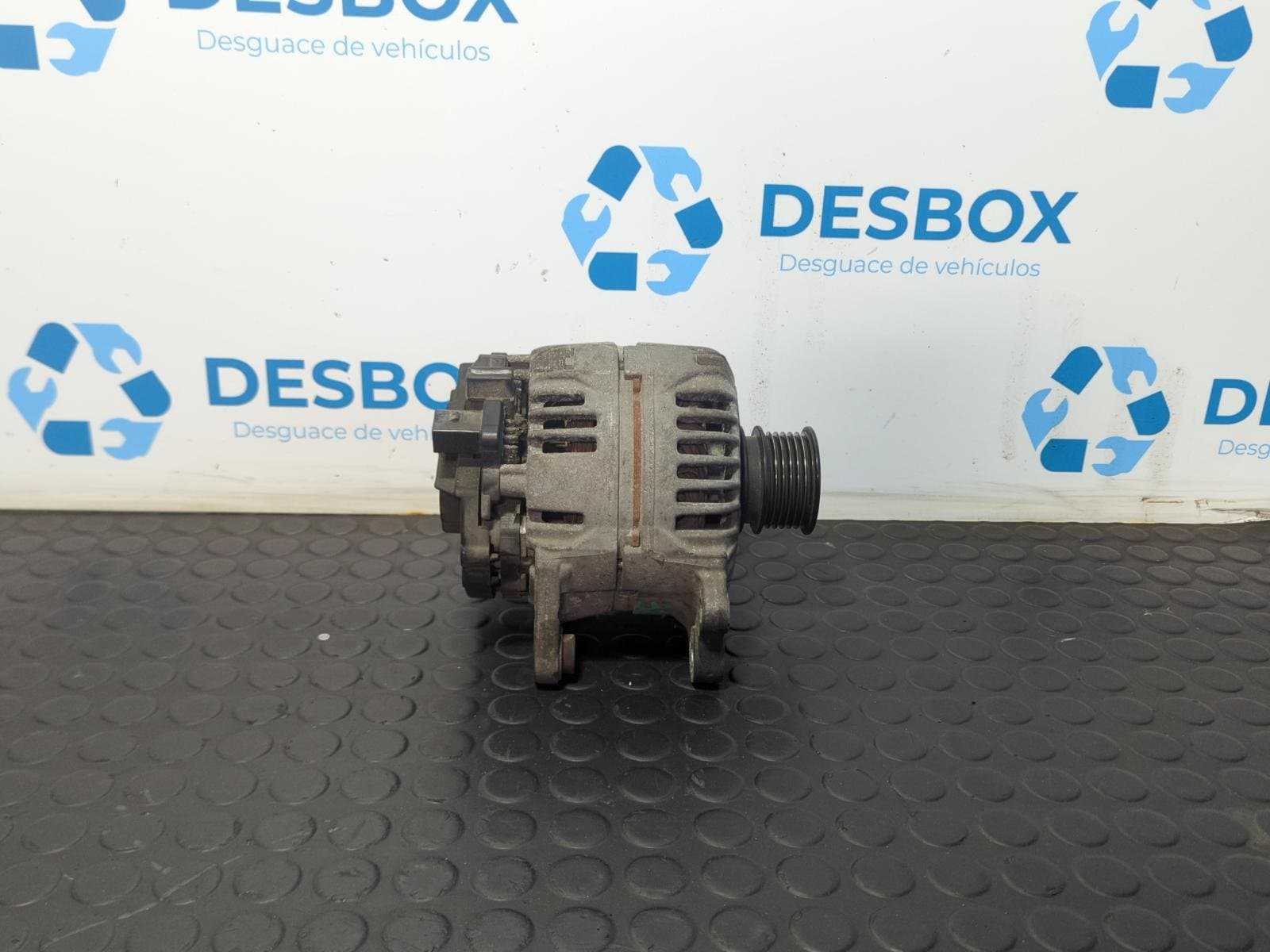 Recambio de ALTERNADOR para SEAT IBIZA (6L1) 1.4 BBY referencia OEM IAM 037903025M - AZUL