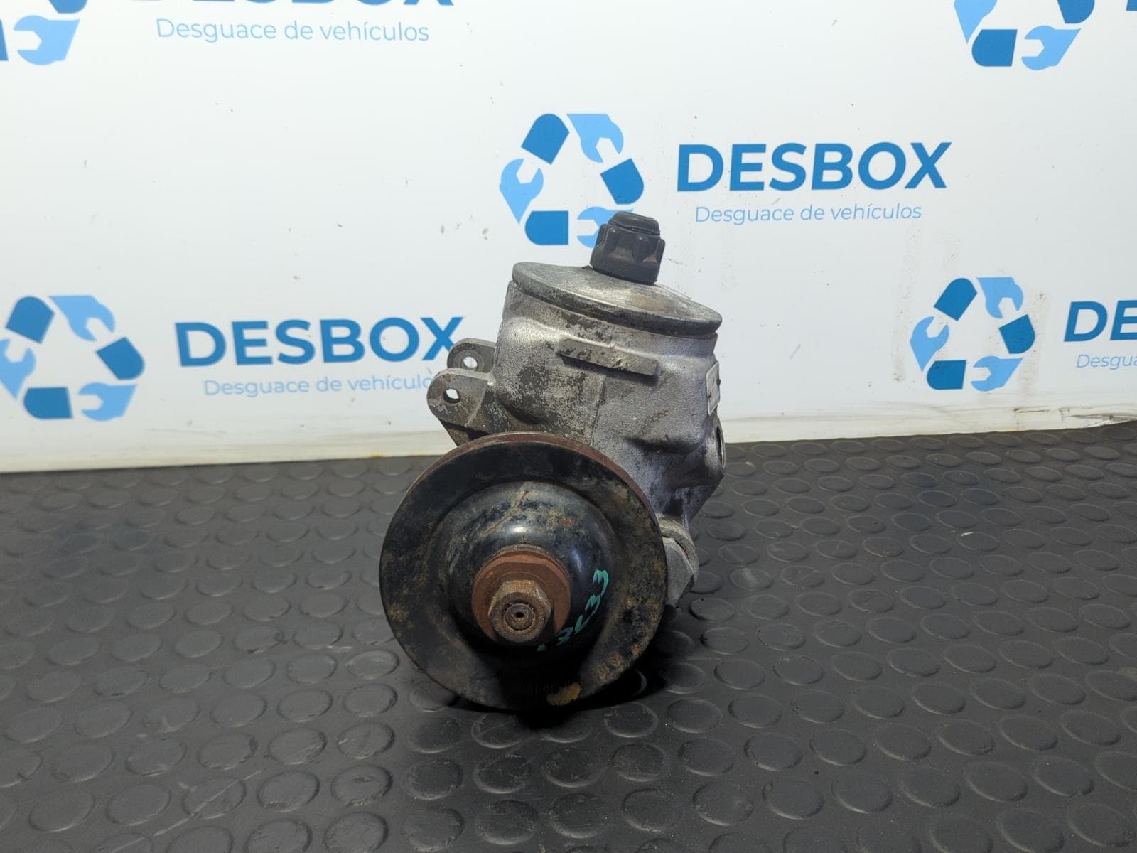Recambio de BOMBA DIRECCION para MERCEDES-BENZ CLASE E (W123) BERLINA+COUPE 2.0 115954 referencia OEM IAM  1264601580 - NEGRO