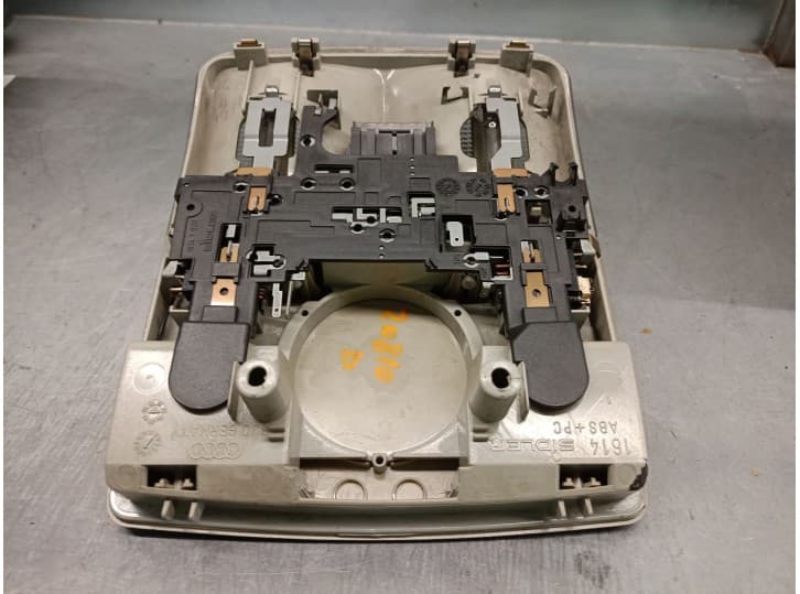Recambio de luz interior para audi a3 (8l1) 1.8 t referencia OEM IAM 8L0947111E 2
