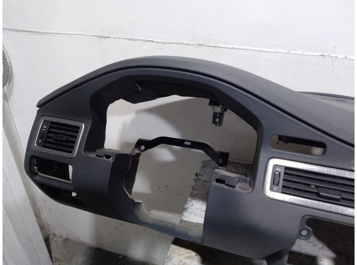 Recambio de salpicadero para volvo xc70 ii (136) d5 awd referencia OEM IAM D5244T4 2