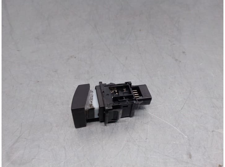 Recambio de interruptor para tata indica vista 1.3 crdi referencia OEM IAM 03E3 2