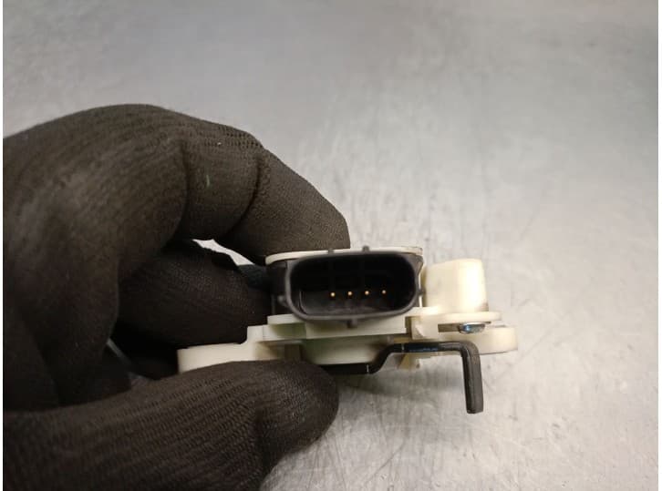 Recambio de sensor para lexus is iii (_e3_) 300h (ave30_) referencia OEM IAM 8951033030 3