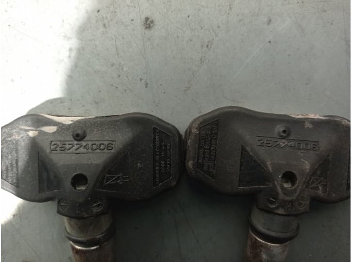 Recambio de sensor presion para cadillac srx 3.6 referencia OEM IAM 25774006 3