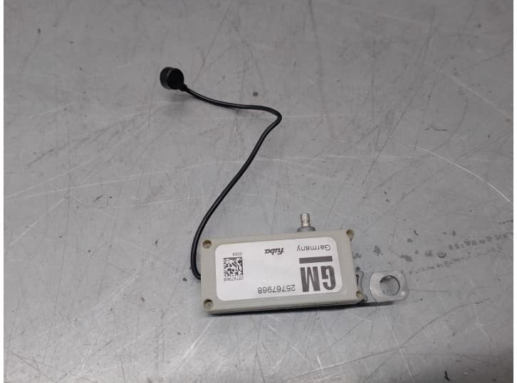 Recambio de antena para cadillac srx 3.6 referencia OEM IAM 25767968 3