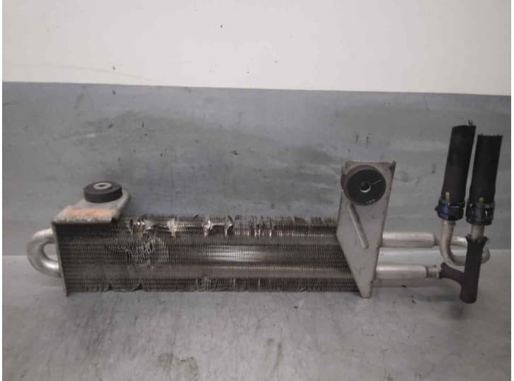 Recambio de radiador aceite para cadillac srx 3.6 referencia OEM IAM 15236156 15236156 2