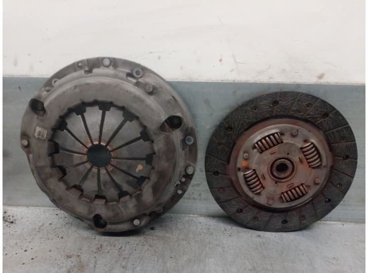 Recambio de kit embrague para ford ka (ru8) 1.2 referencia OEM IAM 55249146 1806244