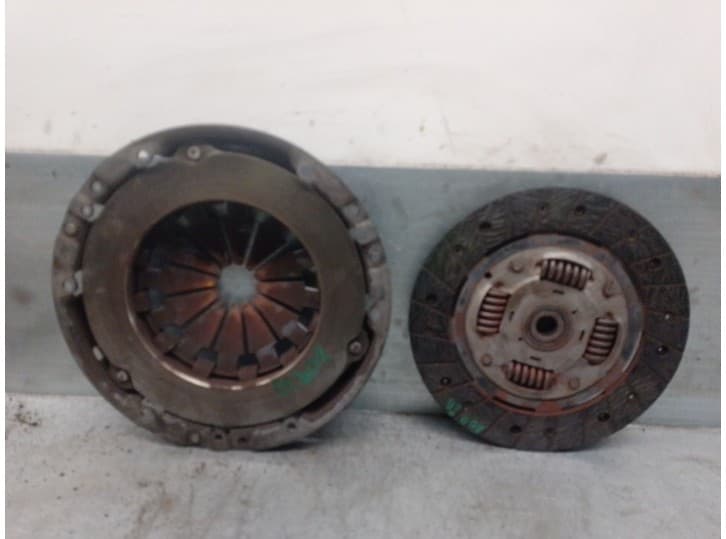 Recambio de kit embrague para ford ka (ru8) 1.2 referencia OEM IAM 55249146 1806244 2
