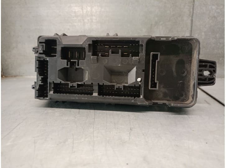 Recambio de caja reles / fusibles para volvo s40 i (644) 1.9 di referencia OEM IAM 3B170583 2