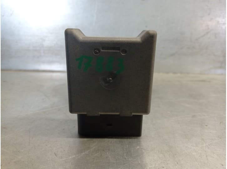 Recambio de rele para seat ibiza v (kj1, kjg) 1.0 tsi referencia OEM IAM 5Q0906093B