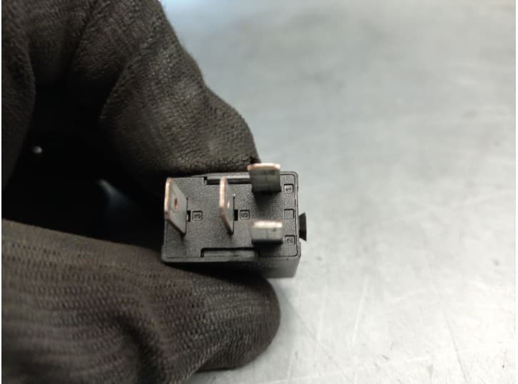 Recambio de rele para seat ibiza v (kj1, kjg) 1.0 tsi referencia OEM IAM 3Q0951253 2