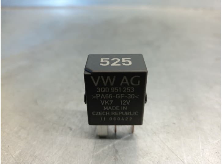 Recambio de rele para seat ibiza v (kj1, kjg) 1.0 tsi referencia OEM IAM 3Q0951253 3