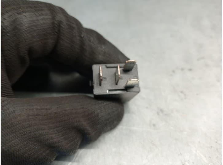 Recambio de rele para seat ibiza v (kj1, kjg) 1.0 tsi referencia OEM IAM 3Q0951253 4