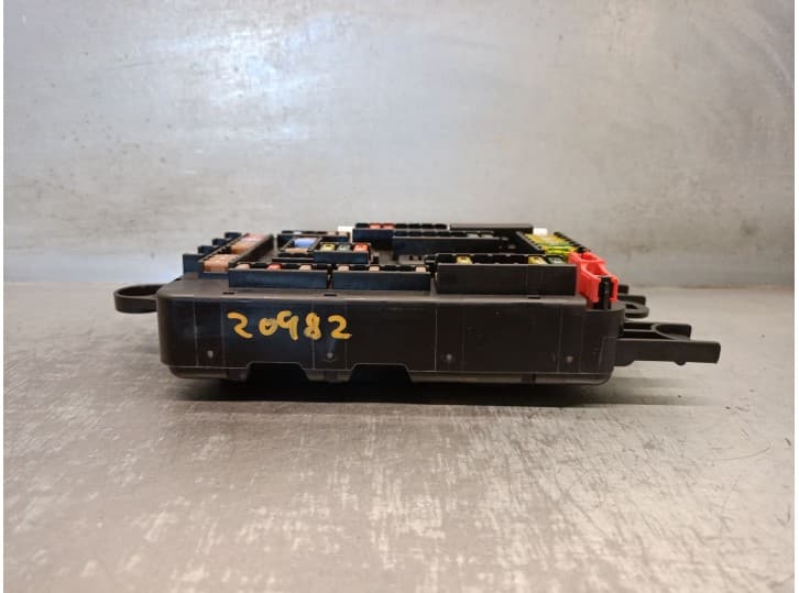 Recambio de caja reles / fusibles para bmw 1 (f20) 116 i referencia OEM IAM 6114933788101 4
