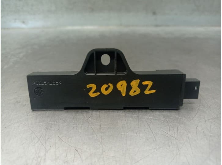 Recambio de antena para bmw 1 (f20) 116 i referencia OEM IAM 65209220832  2232 YOGT