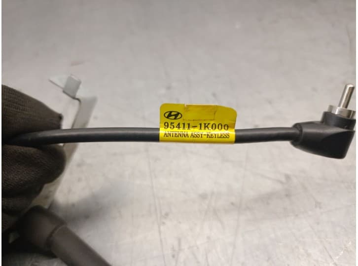 Recambio de antena para hyundai ix20 (jc) 1.4 crdi referencia OEM IAM 954111K000 4