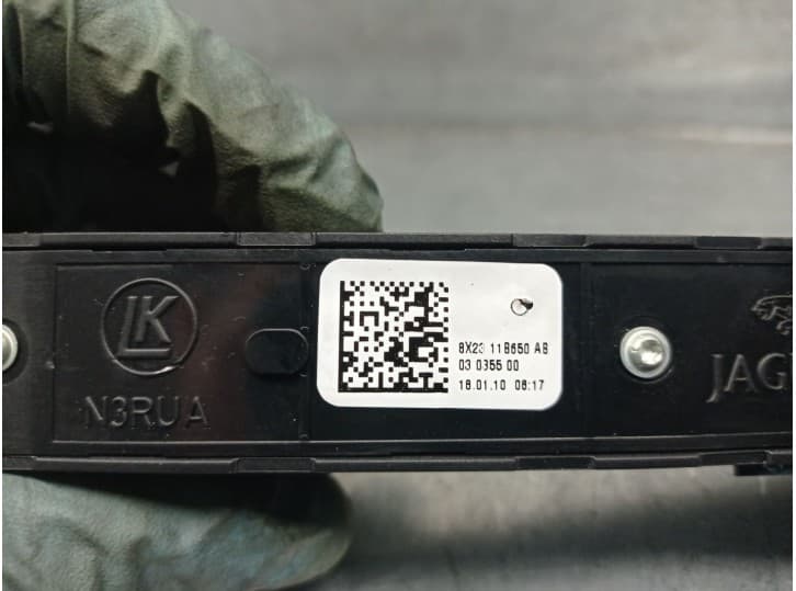 Recambio de warning para jaguar xf i (x250) 3.0 d referencia OEM IAM 8X2311B650AB C2Z3572 4