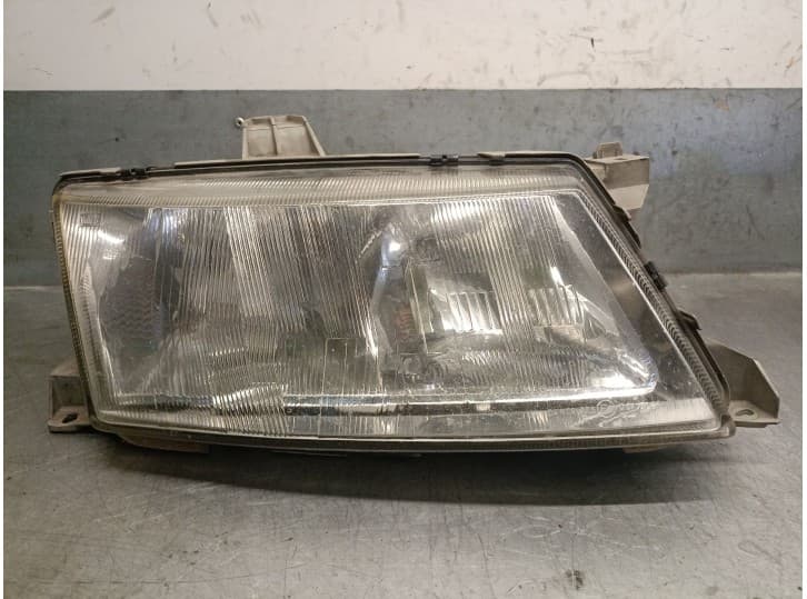 Recambio de faro derecho para saab 9-5 (ys3e) 2.0 t referencia OEM IAM 5284468 5284468