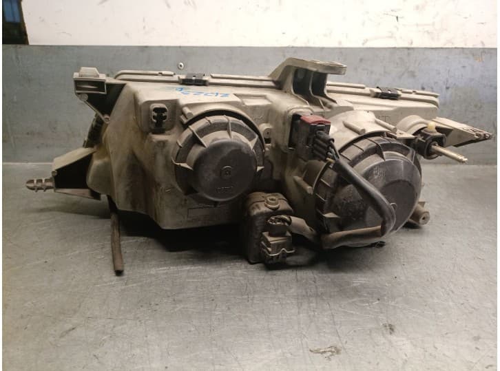 Recambio de faro derecho para saab 9-5 (ys3e) 2.0 t referencia OEM IAM 5284468 5284468 3
