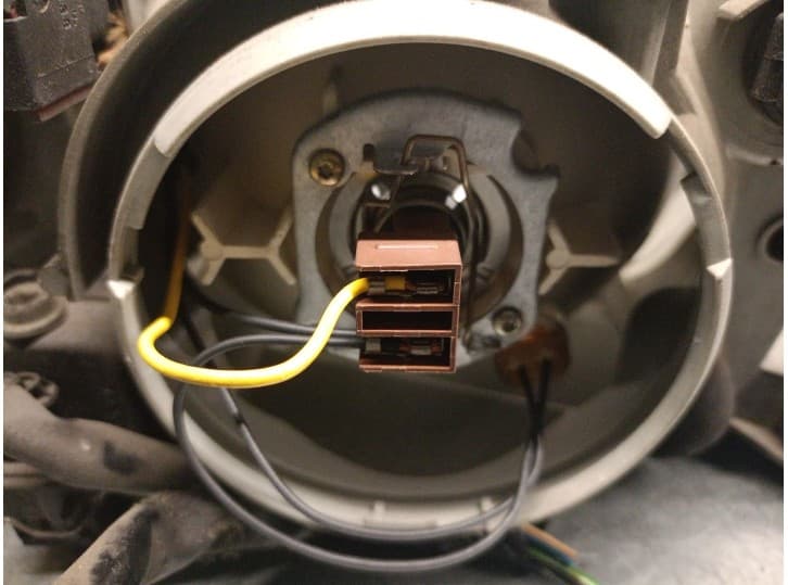 Recambio de faro derecho para saab 9-5 (ys3e) 2.0 t referencia OEM IAM 5284468 5284468 7