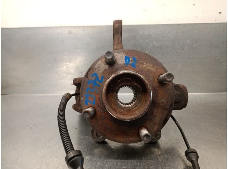 Recambio de mangueta delantera izquierda para mazda 2 (dy) 1.4 cd referencia OEM IAM F6JA 3