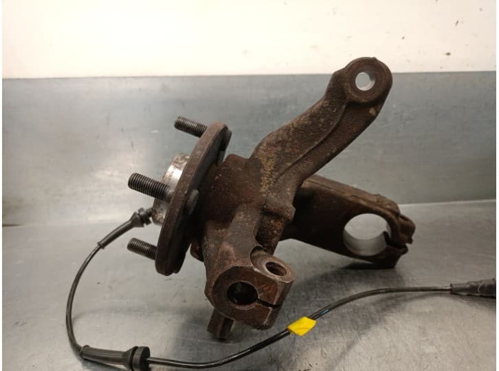 Recambio de mangueta delantera izquierda para mazda 2 (dy) 1.4 cd referencia OEM IAM F6JA 4