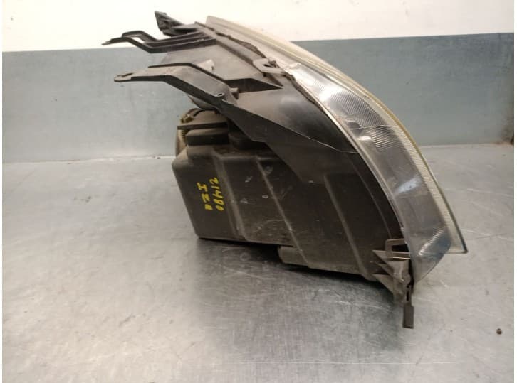 Recambio de faro izquierdo para ford fusion (ju_) 1.4 tdci referencia OEM IAM 1526786 2