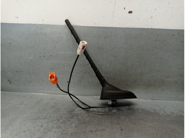 Recambio de antena para opel corsa f (p2jo) 1.5 (68) referencia OEM IAM 920204072  39166312
