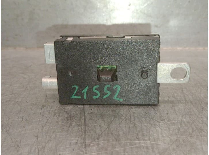 Recambio de antena para jaguar xe (x760) 2.0 d referencia OEM IAM GX7318C847BA  FOMOCO 3