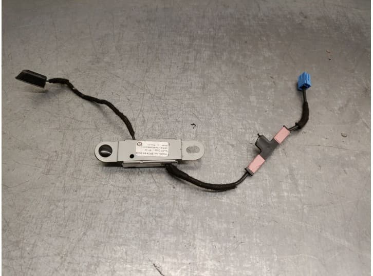 Recambio de antena para mazda 3 sedán (bm_, bn_) 2.0 referencia OEM IAM BRC9669N0B 2