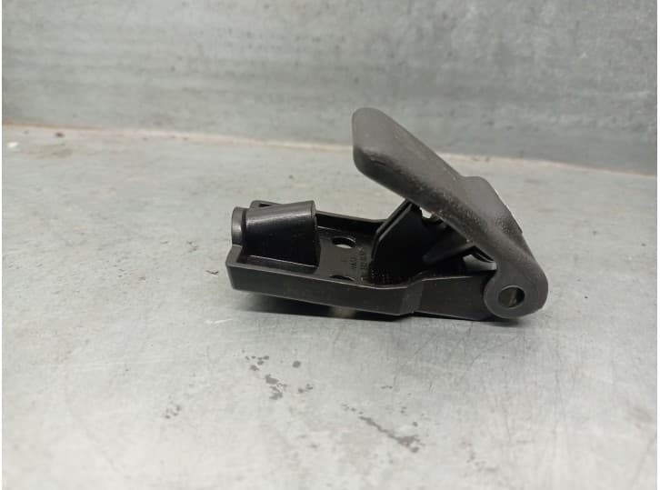 Recambio de cerradura capot para kia stonic (yb) 1.0 t-gdi referencia OEM IAM 8118234000 2