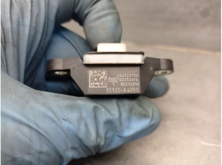 Recambio de sensor impacto para kia carens iv 1.6 gdi referencia OEM IAM 95920A4050 4