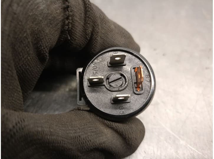 Recambio de rele para jaguar xj 6 4.2 referencia OEM IAM 33358D 3
