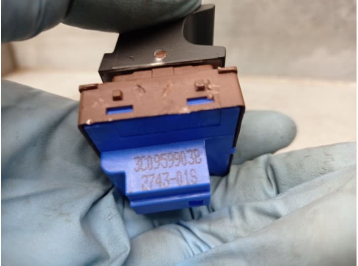 Recambio de interruptor para volkswagen cc b7 (358) 2.0 tdi referencia OEM IAM 3C0959903B 4