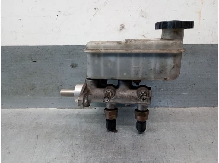 Recambio de bomba freno para ssangyong rodius i 2.7 xdi referencia OEM IAM BM1110983 2